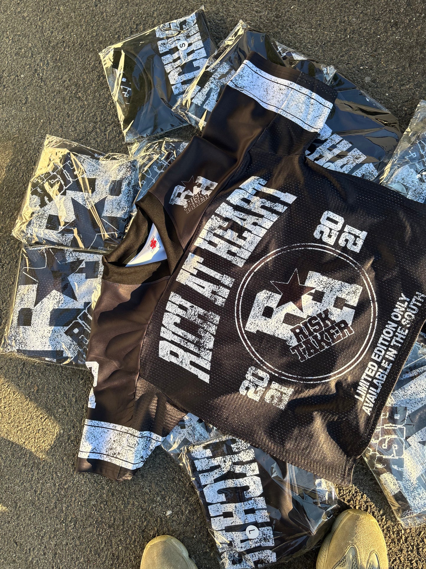 (NEW DROP❤️) RAH JERSEY B/W